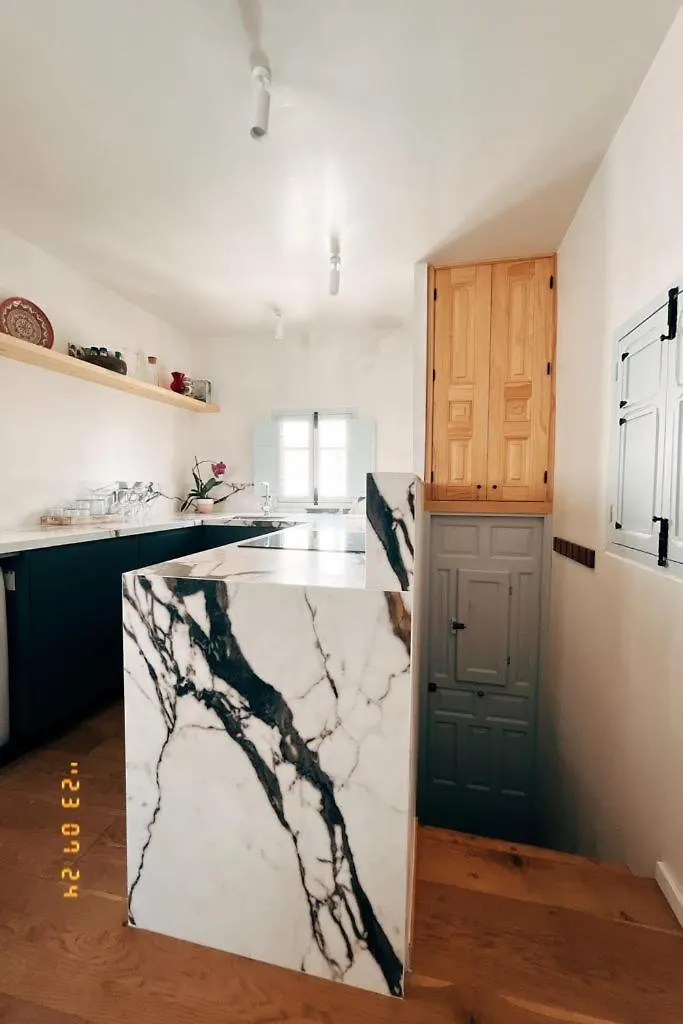 דירות טריפה Casa Perla Blanca - A Hidden Gem In The Old Town